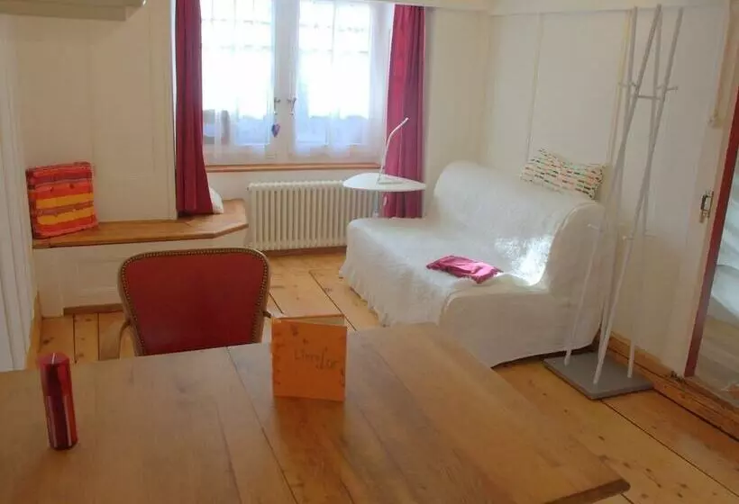 Hotelli Au Soleil De Gruyères Chez Chantal