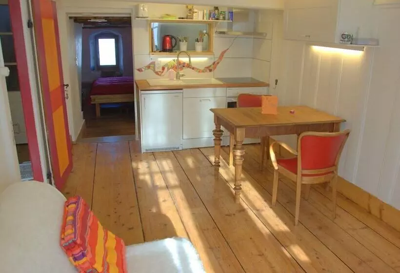 Hotelli Au Soleil De Gruyères Chez Chantal