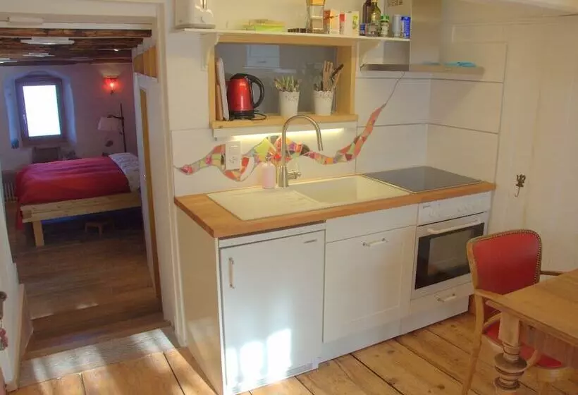 Hotelli Au Soleil De Gruyères Chez Chantal