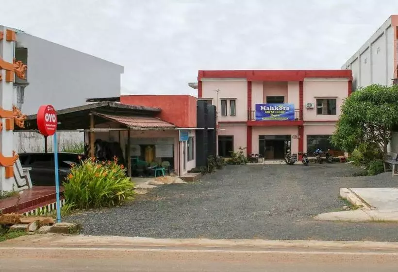 ホテル Oyo 3757 Mahkota Syariah Guesthouse