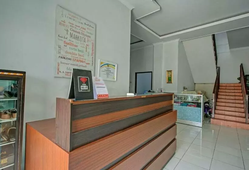 ホテル Oyo 3757 Mahkota Syariah Guesthouse