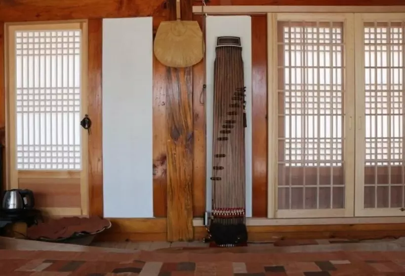 Hotelli Youngcheon Gwiaegotaek Hanok Pension
