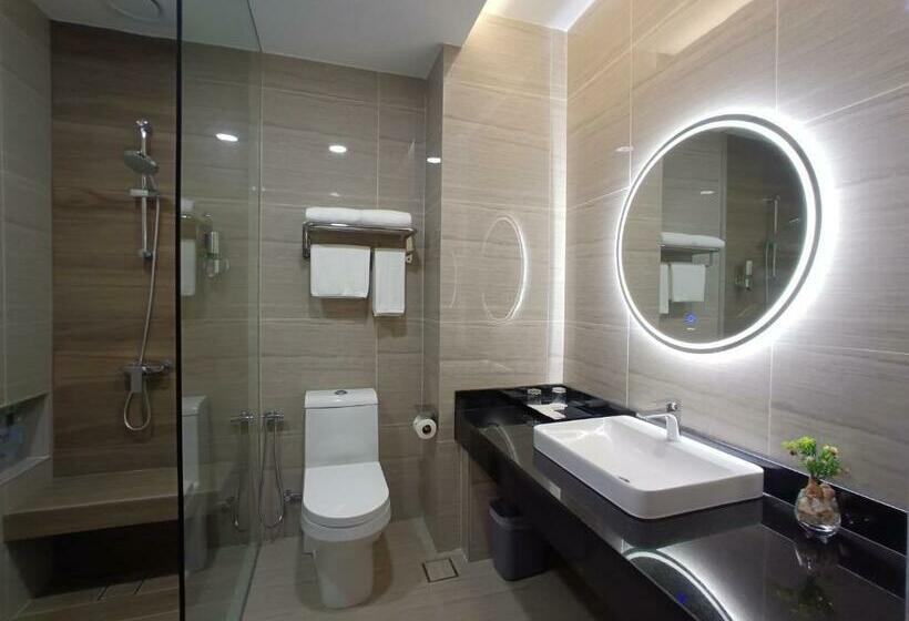 فندق Pacific Regency Beach Resort Port Dickson