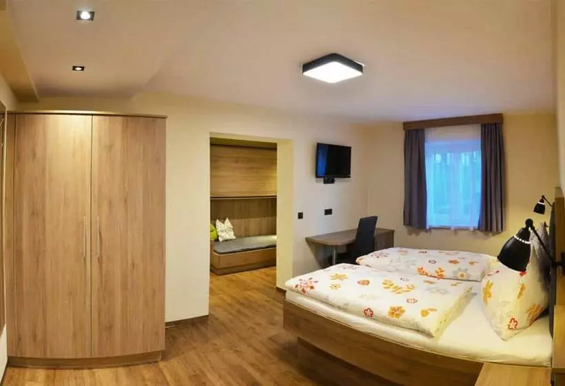 ユースホステル Die Reinbachstube