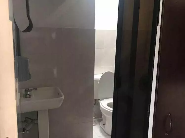 هتل El Giro Hostal   Hostel