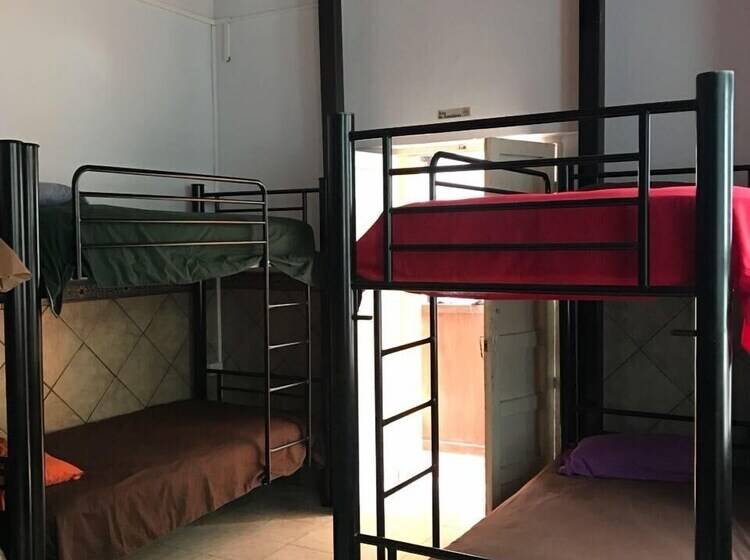 هتل El Giro Hostal Hostel