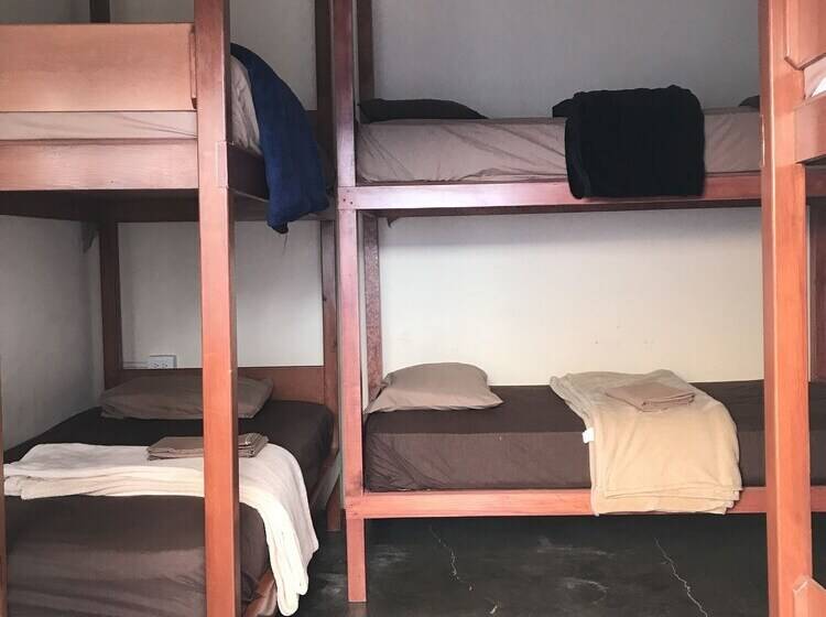 هتل El Giro Hostal Hostel