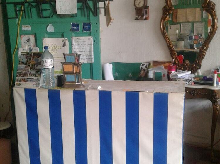 هتل Hostal La Mexicana