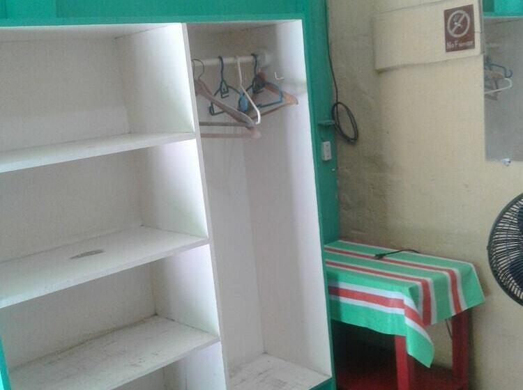 هتل Hostal La Mexicana