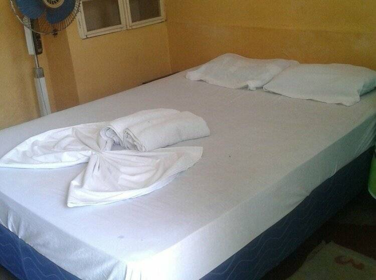 هتل Hostal La Mexicana