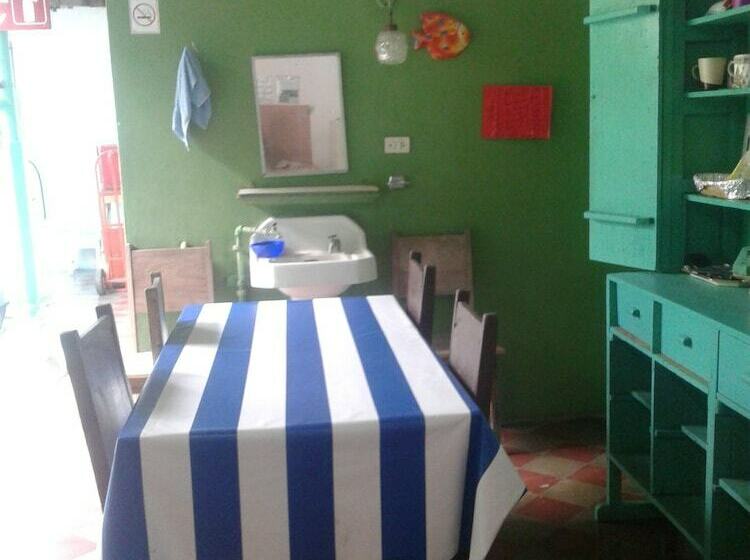 هتل Hostal La Mexicana