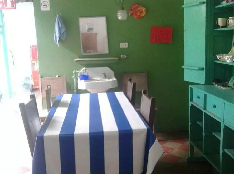 هتل Hostal La Mexicana