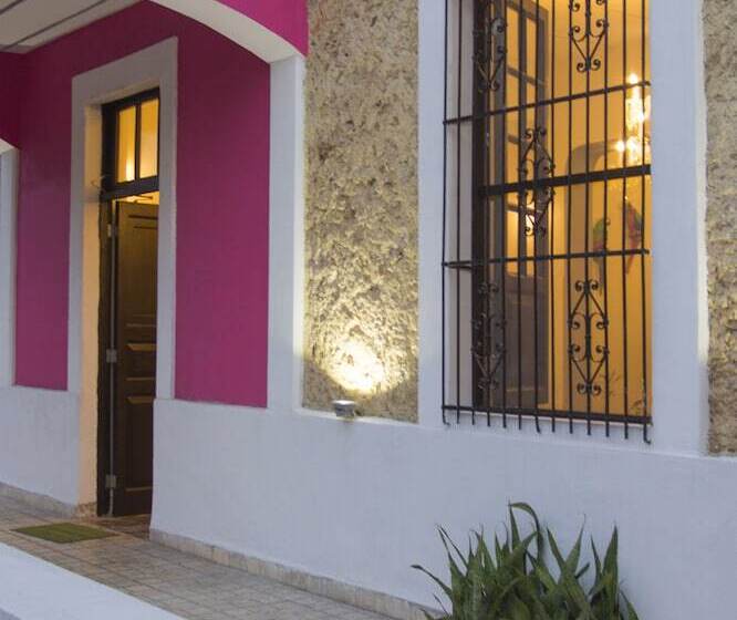 בית מלון כפרי Hostal Rosa Mexicano   Hostel