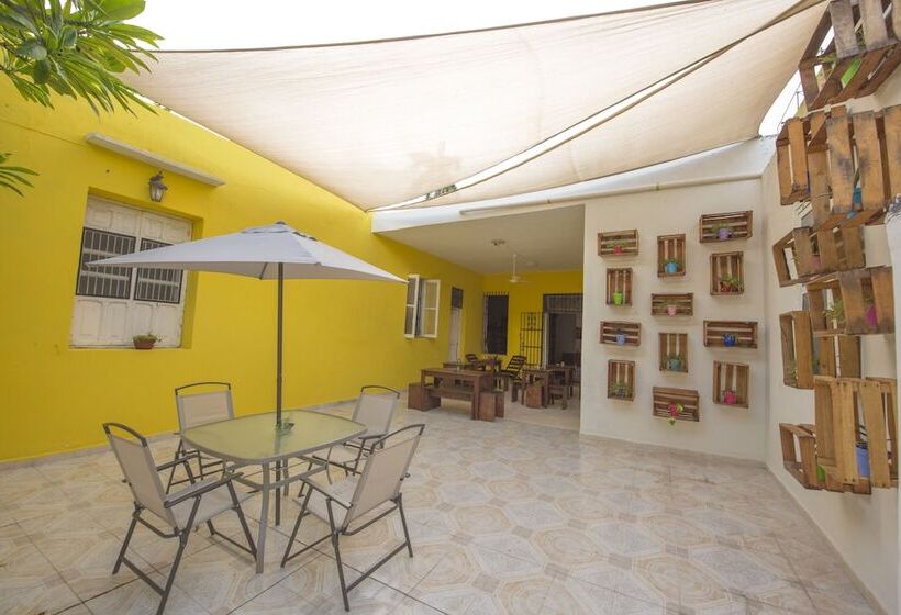 בית מלון כפרי Hostal Rosa Mexicano   Hostel