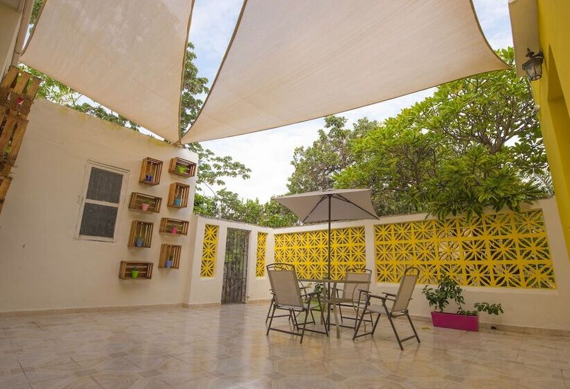 בית מלון כפרי Hostal Rosa Mexicano   Hostel