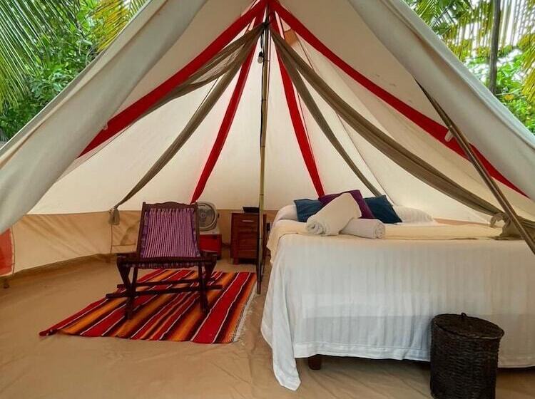 בית מלון כפרי Playa Las Palmas Glamping Tulum