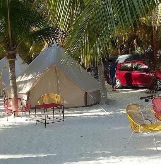 בית מלון כפרי Playa Las Palmas Glamping Tulum