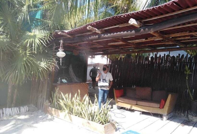 בית מלון כפרי Playa Las Palmas Glamping Tulum