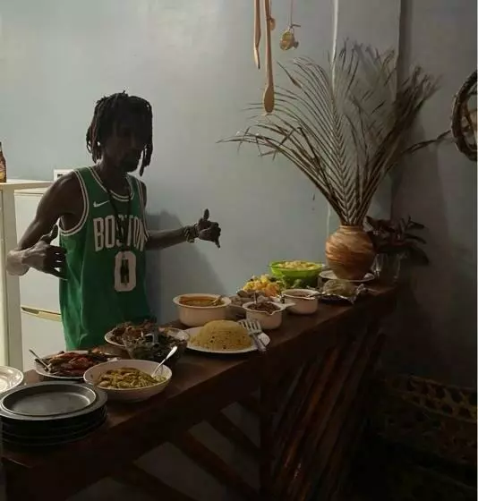 تختخواب و صبحانه Darwesh Nyumba