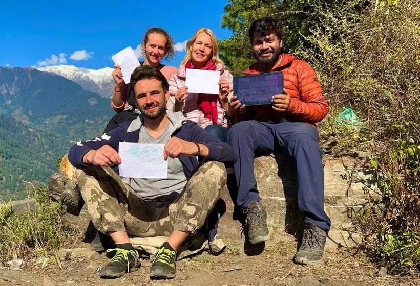 Flüstern Hostel And Café