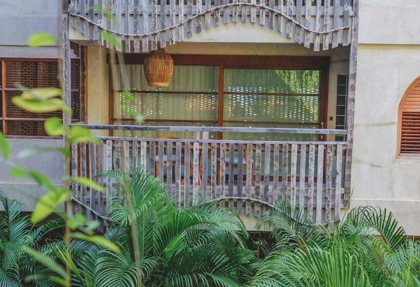 בית מלון כפרי Amnaya Resort Nusa Dua