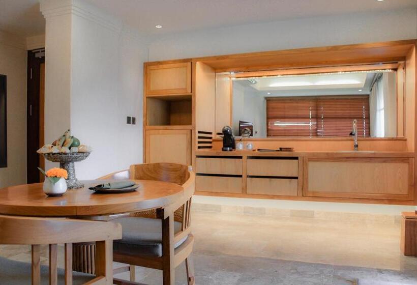 בית מלון כפרי Amnaya Resort Nusa Dua