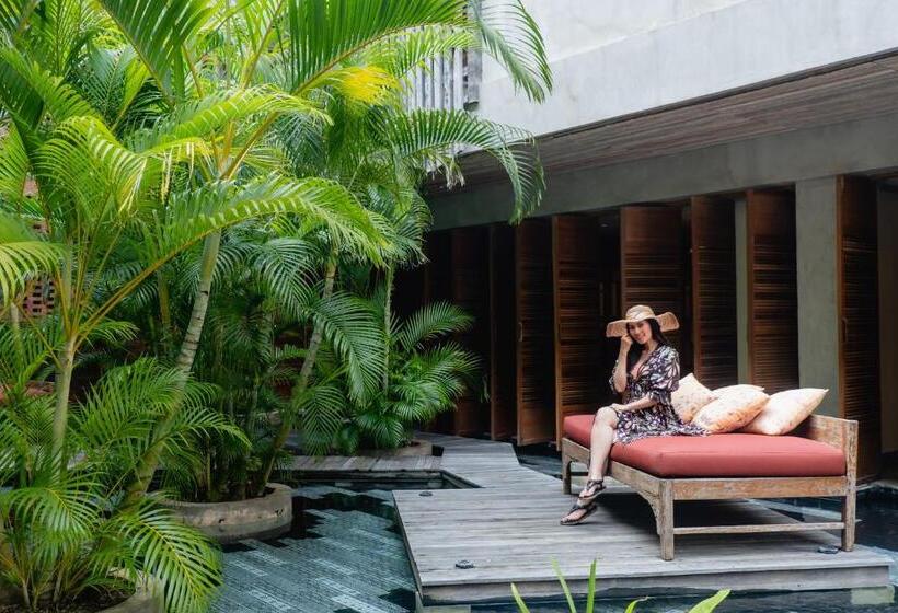 בית מלון כפרי Amnaya Resort Nusa Dua