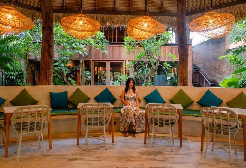 בית מלון כפרי Amnaya Resort Nusa Dua