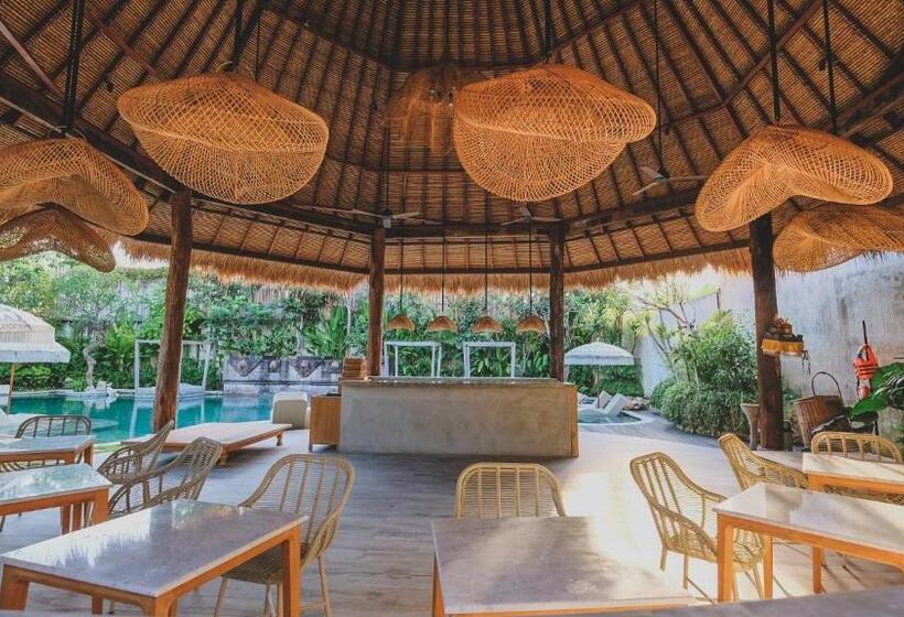 בית מלון כפרי Amnaya Resort Nusa Dua