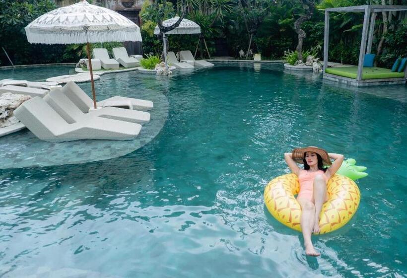 בית מלון כפרי Amnaya Resort Nusa Dua