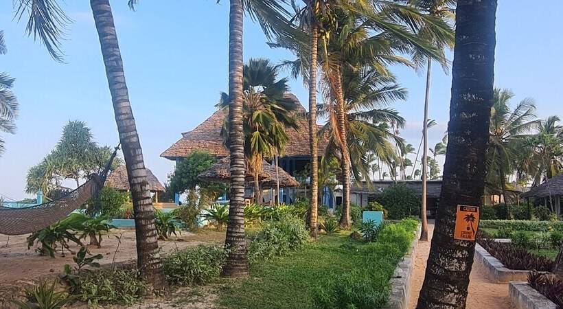 酒店 Mambo Beach Villas