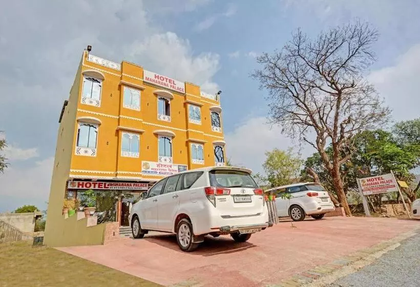 ホテル Maharana Palace