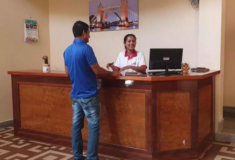 هتل London House Resort