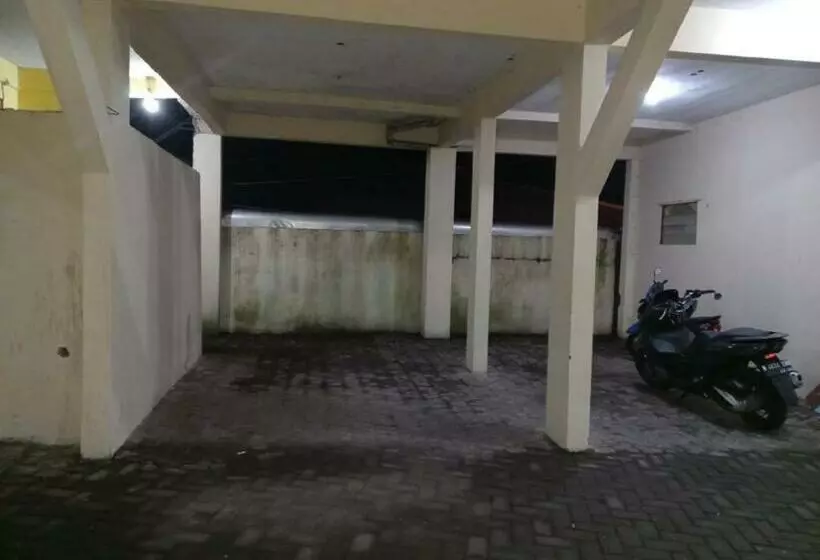 ホテル Oyo 90757 Am Key Villa Tretes 1