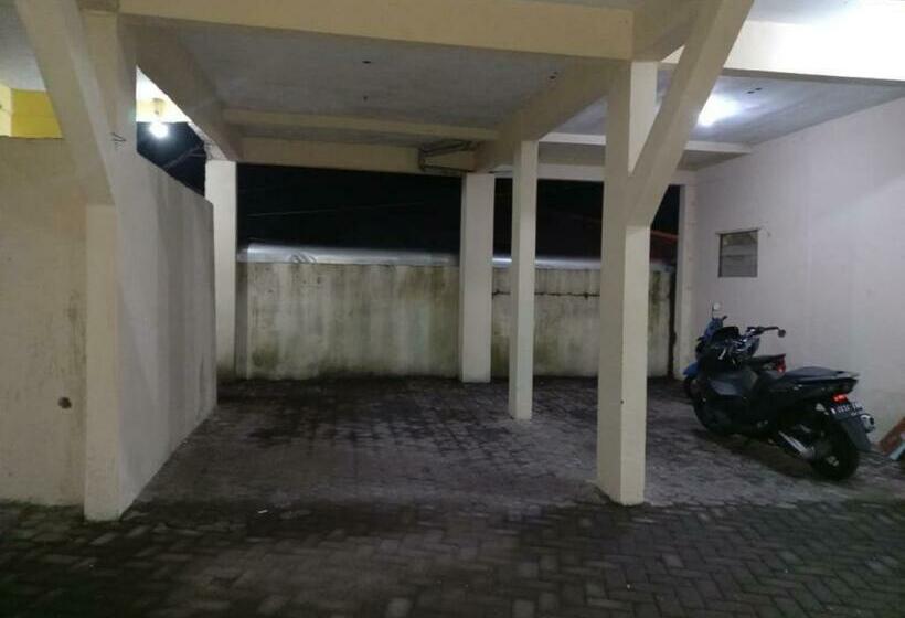 Hotel Oyo 90757 Am Key Villa Tretes 1