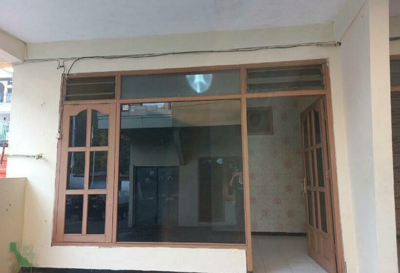 Hotel Oyo 90757 Am Key Villa Tretes 1