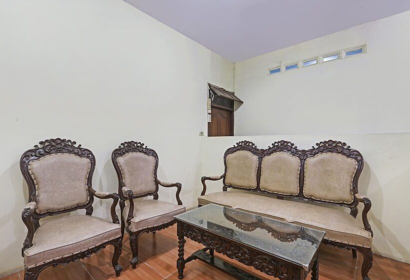 Hotel Spot On 90744 Alika Homestay