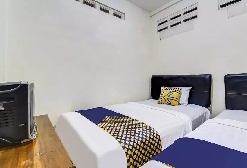 Hotelli Spot On 90744 Alika Homestay