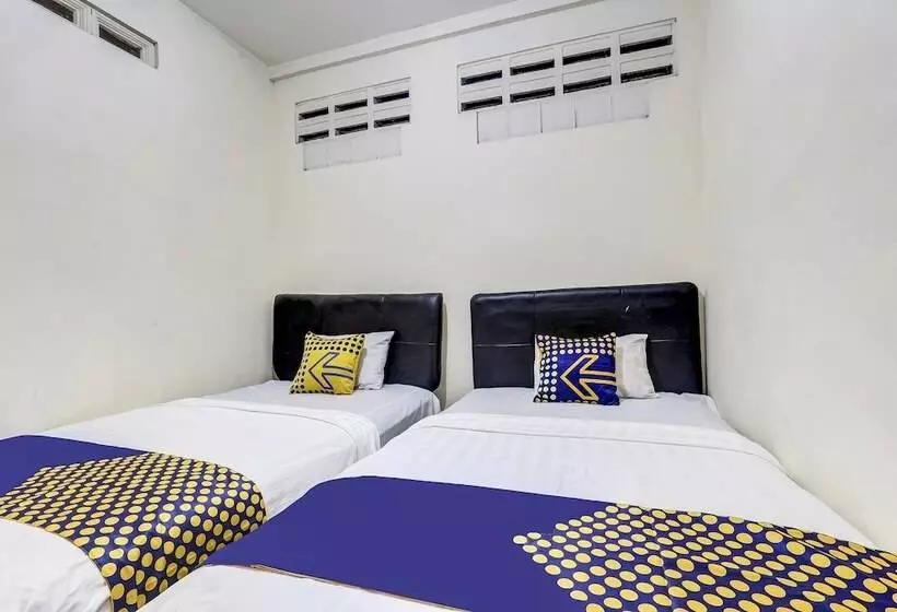 Hotelli Spot On 90744 Alika Homestay