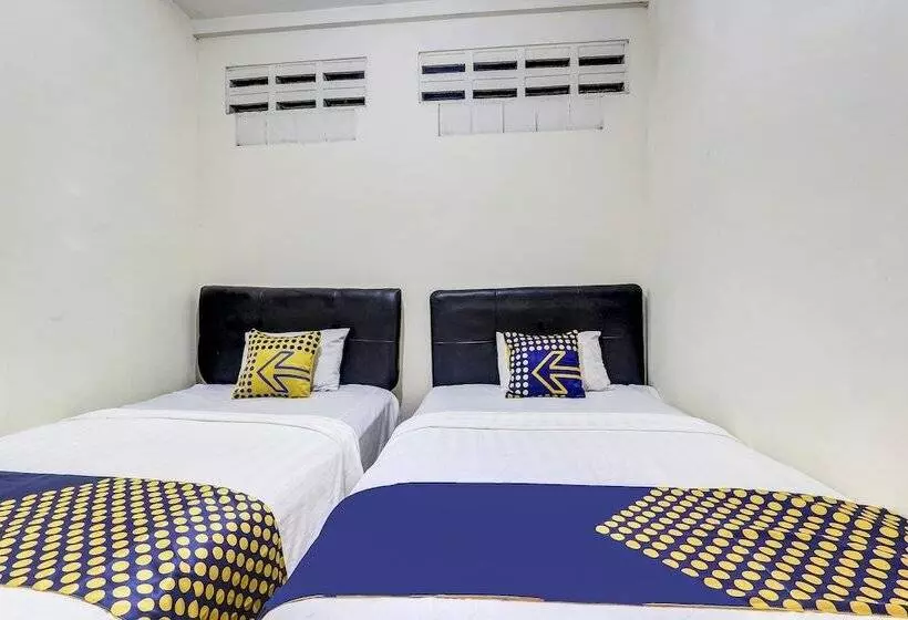 Hotelli Spot On 90744 Alika Homestay