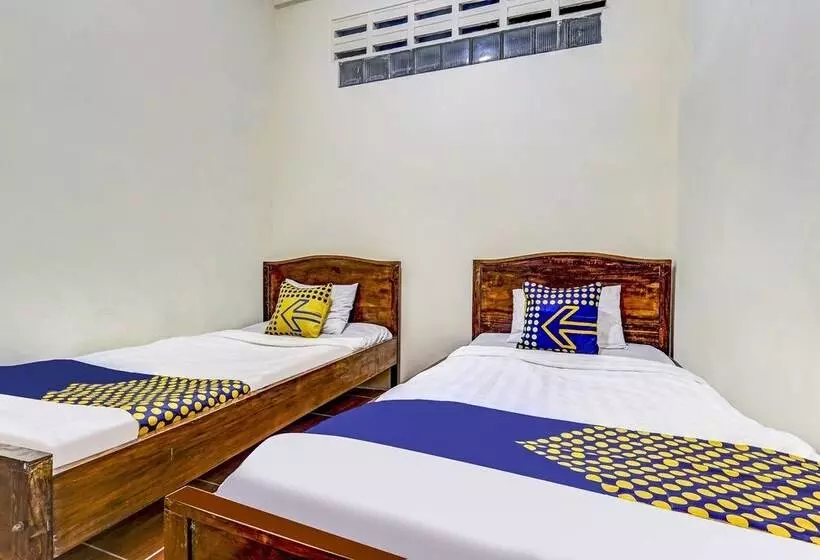 Hotelli Spot On 90744 Alika Homestay