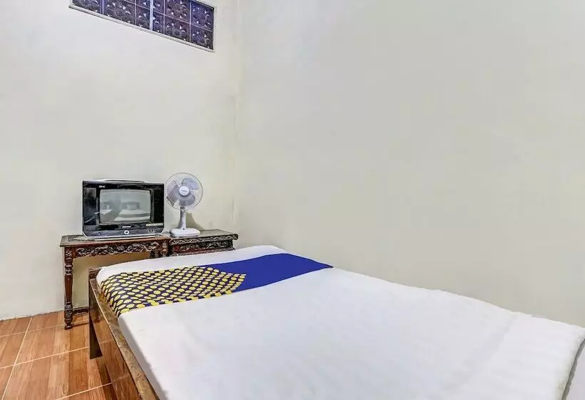 Hotelli Spot On 90744 Alika Homestay