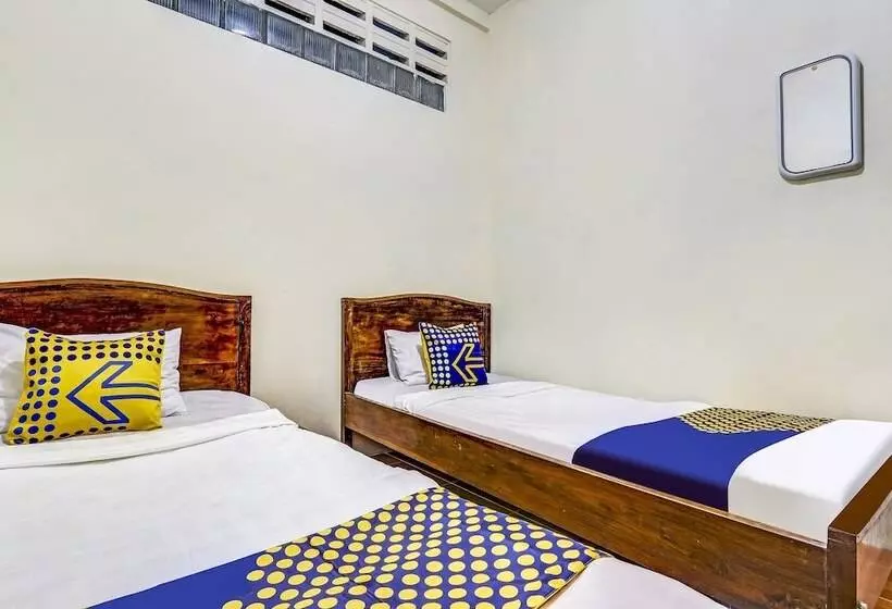 Hotelli Spot On 90744 Alika Homestay