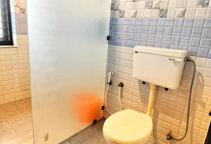 בית מלון כפרי Cherai Beach Valley