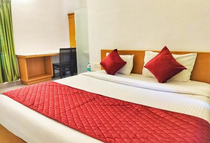 בית מלון כפרי Cherai Beach Valley