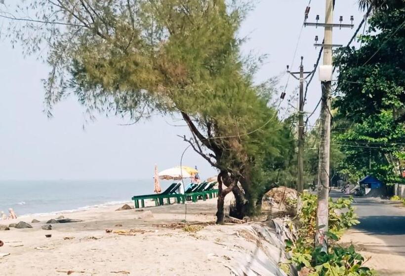 בית מלון כפרי Cherai Beach Valley