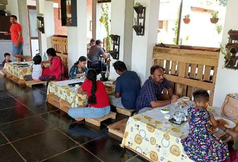 ホテル Wow Farm House & Resort Near Pondicherry