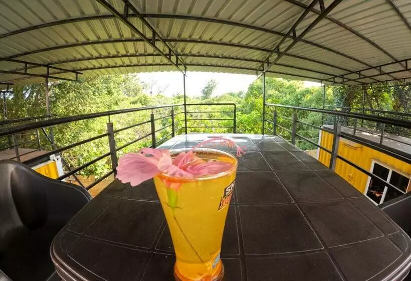 ホテル Wow Farm House & Resort Near Pondicherry