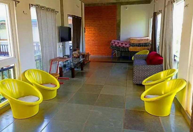 ホテル Wow Farm House & Resort Near Pondicherry