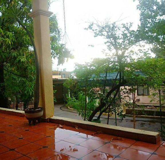 Pensione Room In Guest Room   Padrinos Hostal La Paz Full House